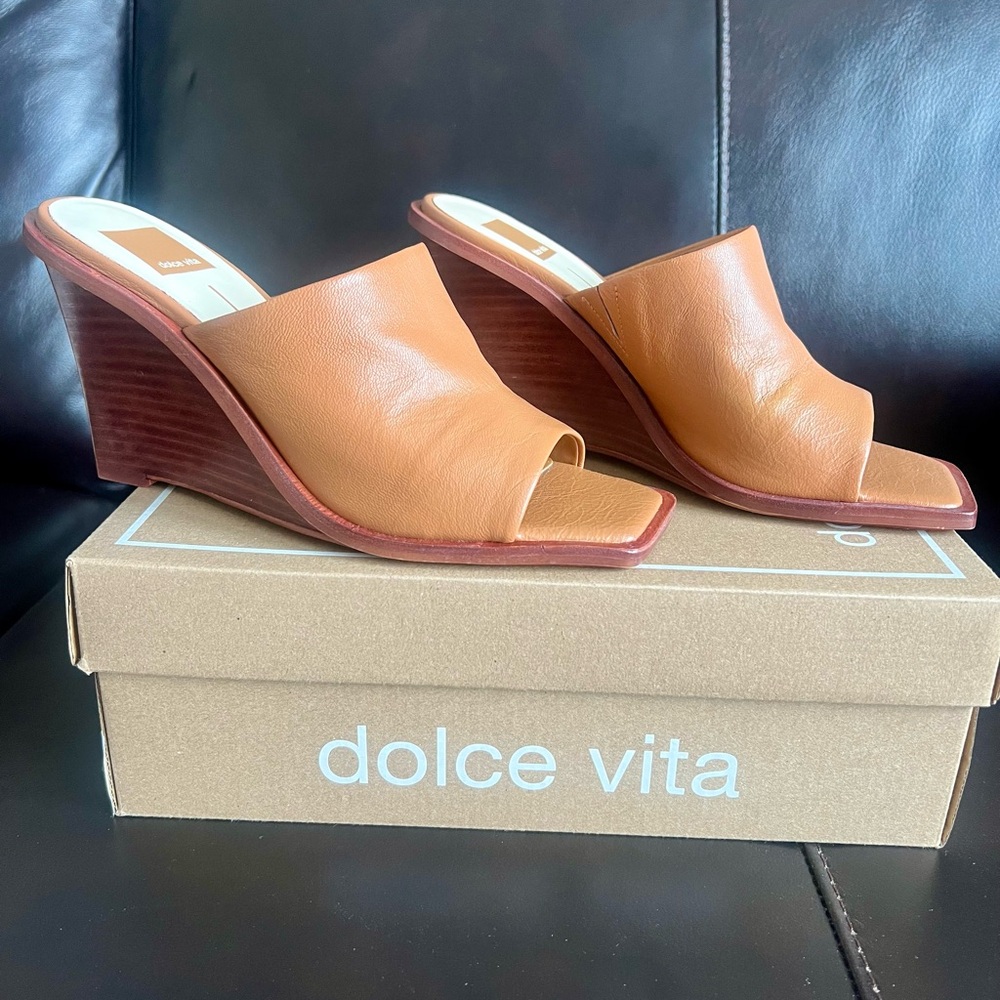 Dolce Vita Tan Wedge Sandals